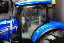 Load image into Gallery viewer, 43156A2 Britains Big Farm New Holland T7.270 Tractor (1:16 Scale)