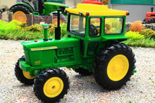 Load image into Gallery viewer, 43362 Britains John Deere 4020 Tractor with Cab
