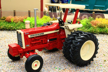 Load image into Gallery viewer, 43363 Britains 1:32 Scale IH Farmhall 1206 2WD Tractor with Duals Limited Edition Prestige Model