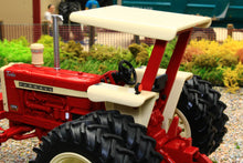 Load image into Gallery viewer, 43363 Britains 1:32 Scale IH Farmhall 1206 2WD Tractor with Duals Limited Edition Prestige Model