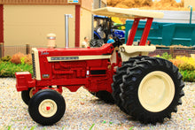 Load image into Gallery viewer, 43363 Britains 1:32 Scale IH Farmhall 1206 2WD Tractor with Duals Limited Edition Prestige Model