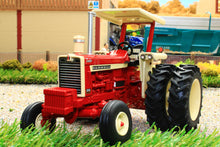 Load image into Gallery viewer, 43363 Britains 1:32 Scale IH Farmhall 1206 2WD Tractor with Duals Limited Edition Prestige Model