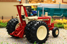Load image into Gallery viewer, 43363 Britains 1:32 Scale IH Farmhall 1206 2WD Tractor with Duals Limited Edition Prestige Model