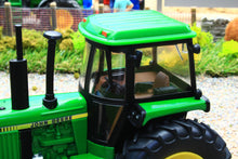 Load image into Gallery viewer, 43364 Britains John Deere 4450 Tractor