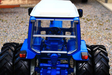 Load image into Gallery viewer, 43371 Britains Ford 7600 2WD with Dual Rear Wheels