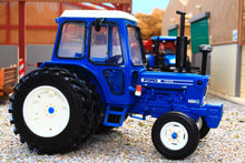 Load image into Gallery viewer, 43371 Britains Ford 7600 2WD with Dual Rear Wheels