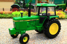 Load image into Gallery viewer, 43376 Britains 1:32 Scale John Deere 4240 2wd Heritage Tractor