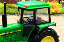 Load image into Gallery viewer, 43376 Britains 1:32 Scale John Deere 4240 2wd Heritage Tractor
