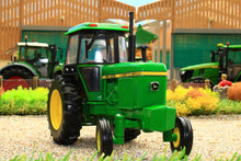 Load image into Gallery viewer, 43376 Britains 1:32 Scale John Deere 4240 2wd Heritage Tractor