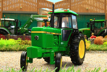 Load image into Gallery viewer, 43376 Britains 1:32 Scale John Deere 4240 2wd Heritage Tractor