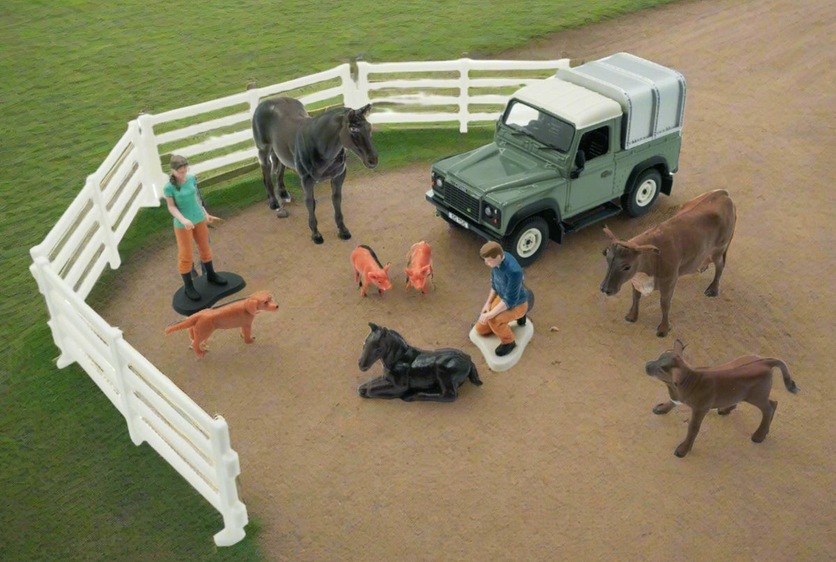 Britains Land Rover Veterinary Playset - 24 Pieces, 1:32 Scale Farm Toy With Animals & Tools