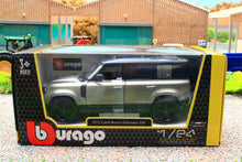 Load image into Gallery viewer, BUR2110 BURAGO 1:24 Scale New Land Rover Defender 110 in Green with Black Roof