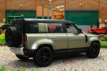 Load image into Gallery viewer, BUR2110 BURAGO 1:24 Scale New Land Rover Defender 110 in Green with Black Roof