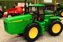 Load image into Gallery viewer, ERT45020 Ertl 1:32 Scale John Deere 8760 4wd Articulated Tractor