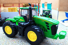 Load image into Gallery viewer, ERT45922 ERTL 1:32 Scale John Deere 9430 Articulated 4WD Tractor