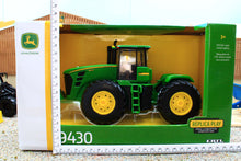 Load image into Gallery viewer, ERT45922 ERTL 1:32 Scale John Deere 9430 Articulated 4WD Tractor
