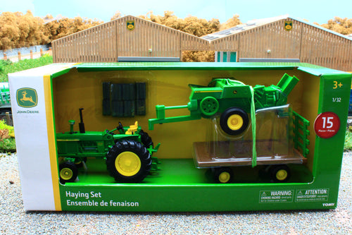 ERT46667 Ertl 1:32 Scale John Deere 4020 Tractor with small square baler and bale trailer