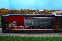 Load image into Gallery viewer, ERT47362 Ertl 1:32 Scale Freightliner 122SD with Lifestock Trailer