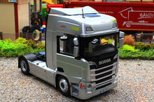 Load image into Gallery viewer, MM2014-06-01 Marge Models Scania R500 Series 4x2 Lorry Silver in Claas Livery