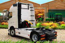 Load image into Gallery viewer, MM2320-01 Marge Models Volvo FH5 750 4x2 Clear White