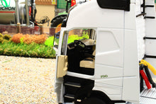 Load image into Gallery viewer, MM2320-01 Marge Models Volvo FH5 750 4x2 Clear White