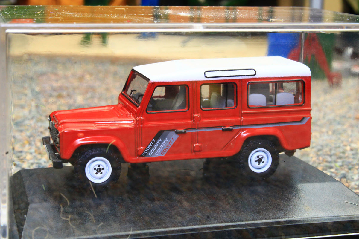 OXF76DEF018 Oxford Diecast 1:76 Scale Land Rover Defender 110 LWB