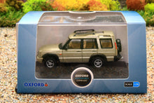 Load image into Gallery viewer, OXF76LRD2002 Oxford Diecast 1:76 Scale Land Rover Discovery 2 in White Gold