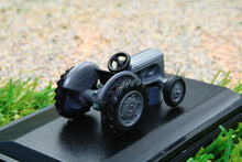 Load image into Gallery viewer, OXF76TEA001 Oxford Diecast 1:76 Scale Ferguson TEA20 Tractor