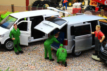 Load image into Gallery viewer, Tayumo 1:32 Scale VW Transporter Multivan T6 in Silver!