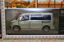 Load image into Gallery viewer, Tayumo 1:32 Scale VW Transporter Multivan T6 in Silver
