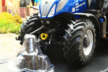 Load image into Gallery viewer, UH6364 Universal Hobbies 132 Scale New Holland T7.190 Auto Command 2022 4wd Tractor