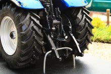 Load image into Gallery viewer, UH6364 Universal Hobbies 132 Scale New Holland T7.190 Auto Command 2022 4wd Tractor