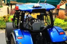 Load image into Gallery viewer, UH6364 Universal Hobbies 132 Scale New Holland T7.190 Auto Command 2022 4wd Tractor