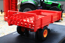 Load image into Gallery viewer, UH6496 Universal Hobbies 1:32 Scale Schuitemaker SMS Dung Spreader