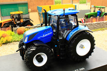 Load image into Gallery viewer, UH6604 Universal Hobbies 1:32 Scale New Holland T7.300 Auto Command Tractor (2023)