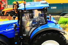 Load image into Gallery viewer, UH6604 Universal Hobbies 1:32 Scale New Holland T7.300 Auto Command Tractor (2023)
