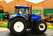 Load image into Gallery viewer, UH6604 Universal Hobbies 1:32 Scale New Holland T7.300 Auto Command Tractor (2023)