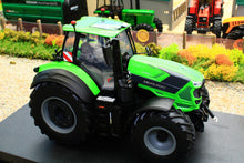Load image into Gallery viewer, UH6606 Universal Hobbies 1:32 Scale Deutz-Fahr 8280 TTV Standard Green Tractor