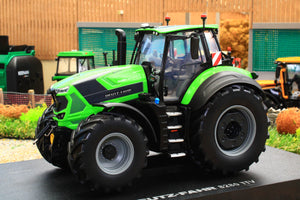 UH6606 Universal Hobbies 1:32 Scale Deutz-Fahr 8280 TTV Standard Green Tractor