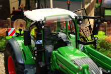 Load image into Gallery viewer, W7869 WIKING 1:32 Scale Fendt 724 Vario 4WD Tractor with Cargo 6100 Front Loader and bucket