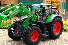 Load image into Gallery viewer, W7869 WIKING 1:32 Scale Fendt 724 Vario 4WD Tractor with Cargo 6100 Front Loader and bucket