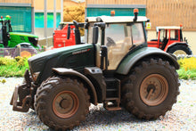 Load image into Gallery viewer, Weathered 43290 Britains Fendt 824 Vario PROFI Special Edition Tractor