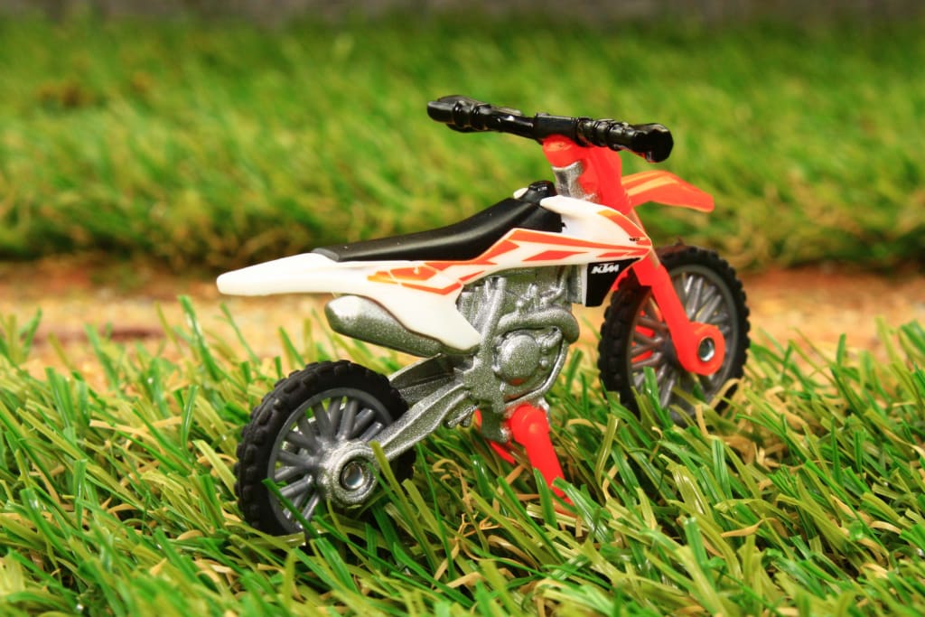 1391 SIKU MINATURES KTM SX F 450 MOTORBIKE