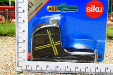 Load image into Gallery viewer, 1543 Siku Volvo FH16 'Performance' Tractor Unit