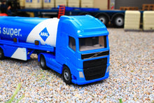 Load image into Gallery viewer, 1626 SIKU 187 SCALE VOLVO ARTICULATED LORRY WITH FUEL TANKER