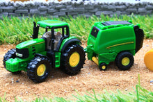 Load image into Gallery viewer, 1665 SIKU 187 SCALE JOHN DEERE TRACTOR WITH ROUND BALER