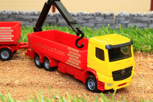 1797 Siku 187 Scale Mercedes Lorry With Crane And Trailer Tractors And Machinery (1:87 Scale)
