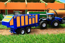 Load image into Gallery viewer, 1947 SIKU 150 SCALE NEW HOLLAND TRACTOR WITH SILOSPACE SILAGE TRAILER