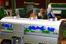 Load image into Gallery viewer, 1972 SIKU MILK TANKER TRAILER AND MILK CHURNS