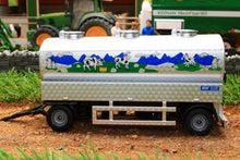 Load image into Gallery viewer, 1972 SIKU MILK TANKER TRAILER AND MILK CHURNS